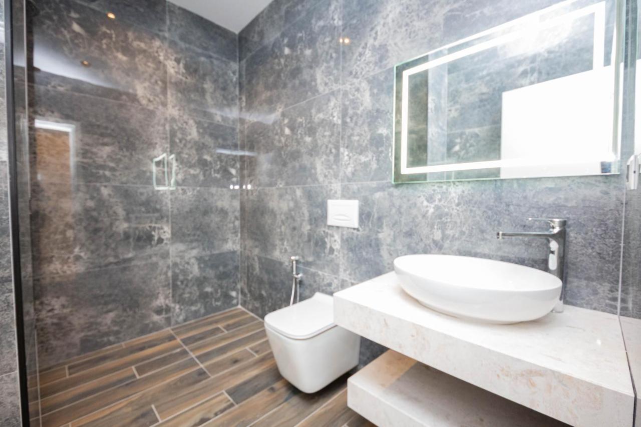 Hotel Alion21 ดูร์เรส ภายนอก รูปภาพ